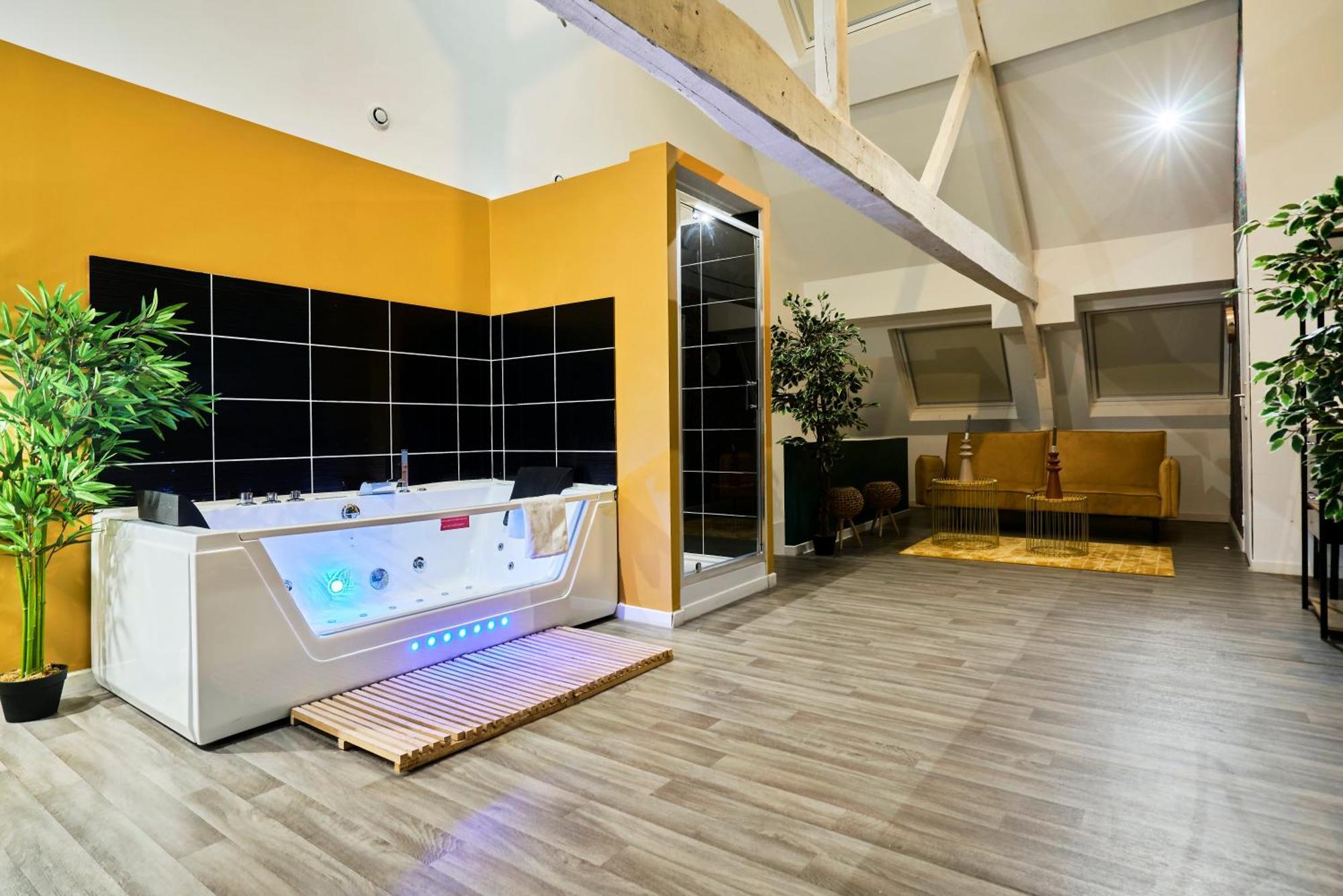 Ng Suitehome - Lille I Roubaix Centre I Grand Place - Balneo - Netflix - Wifi Exterior foto